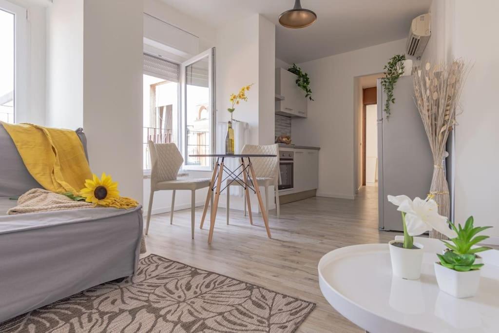 One Flat/Studio,Busto ArsizioCenter,With Terrace Екстериор снимка